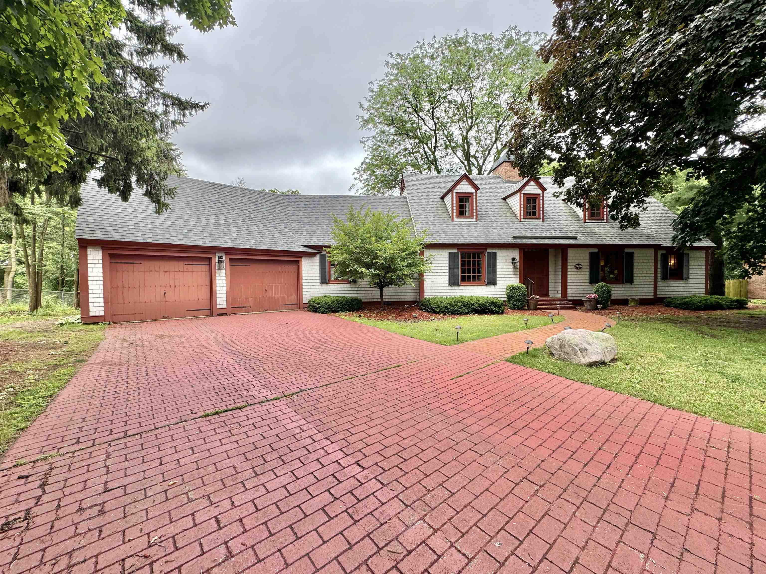 2626 Cherokee Road