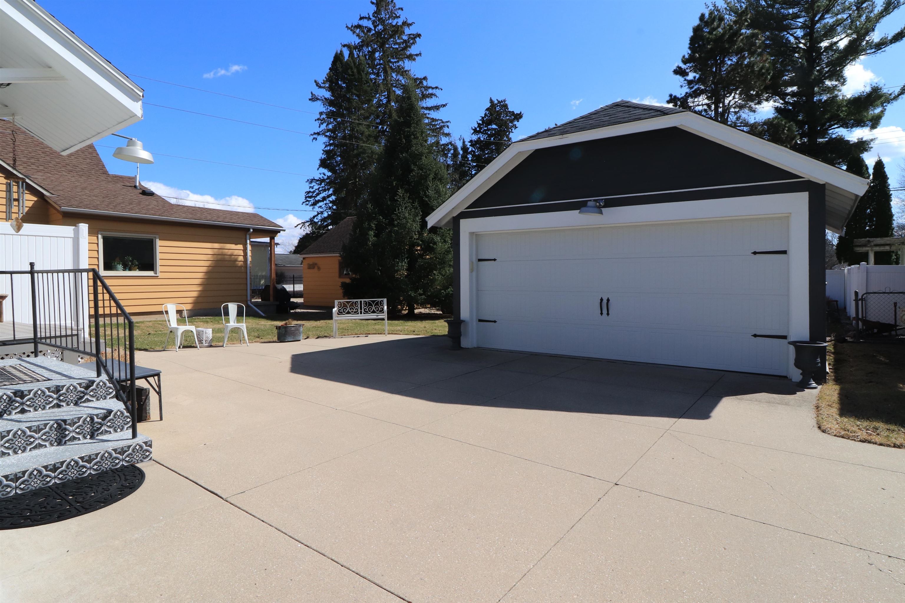1332 Ruger Avenue