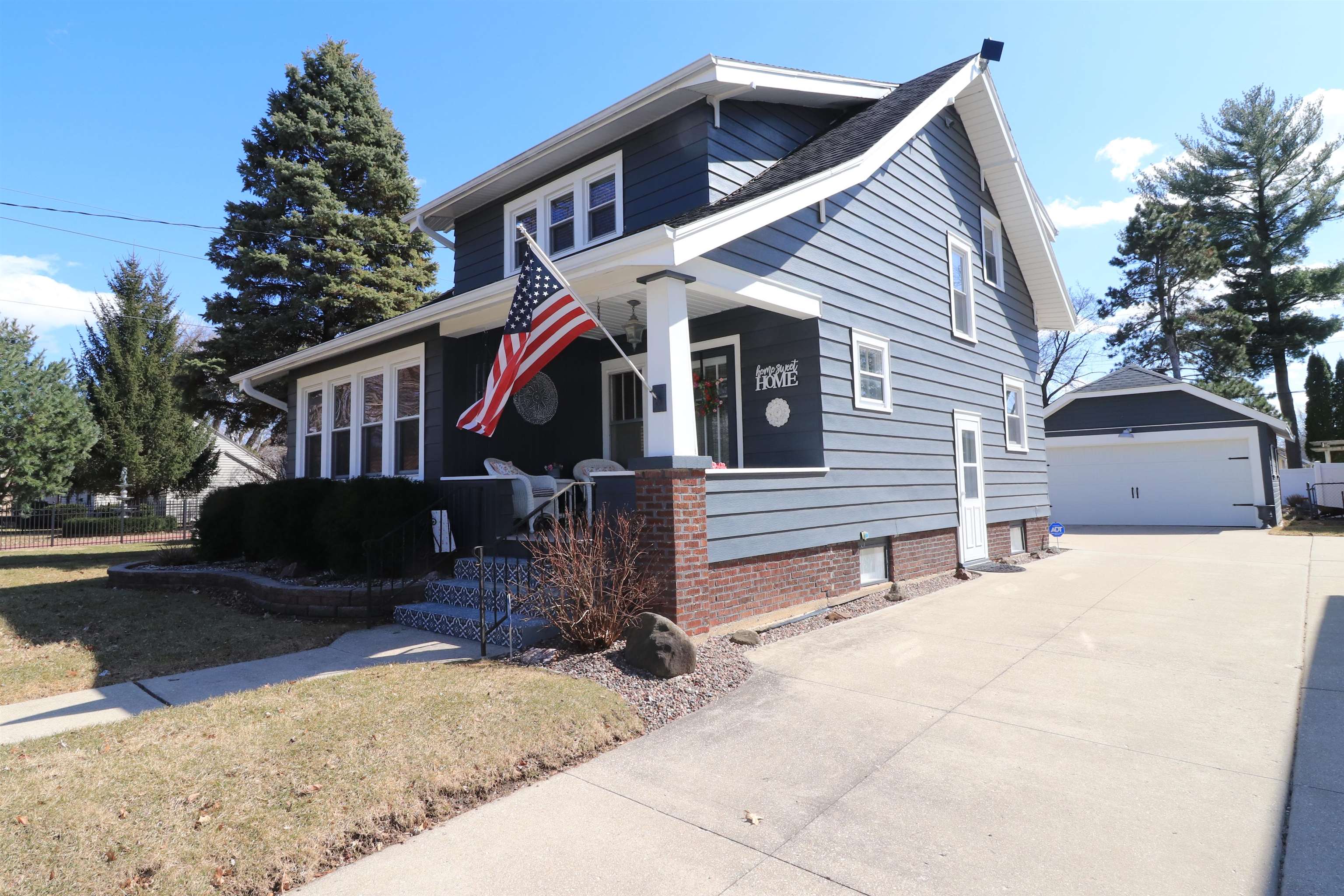 1332 Ruger Avenue