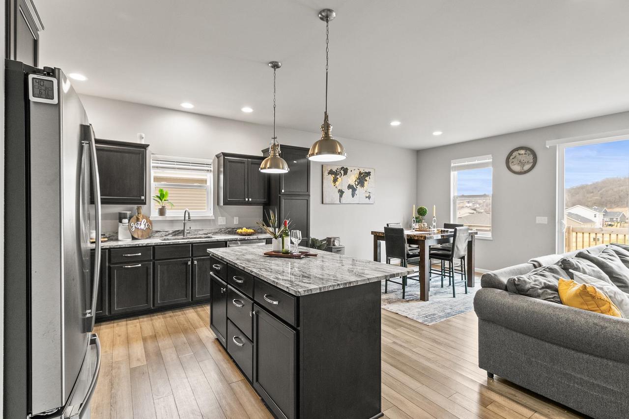 3707 North Hill Point Road