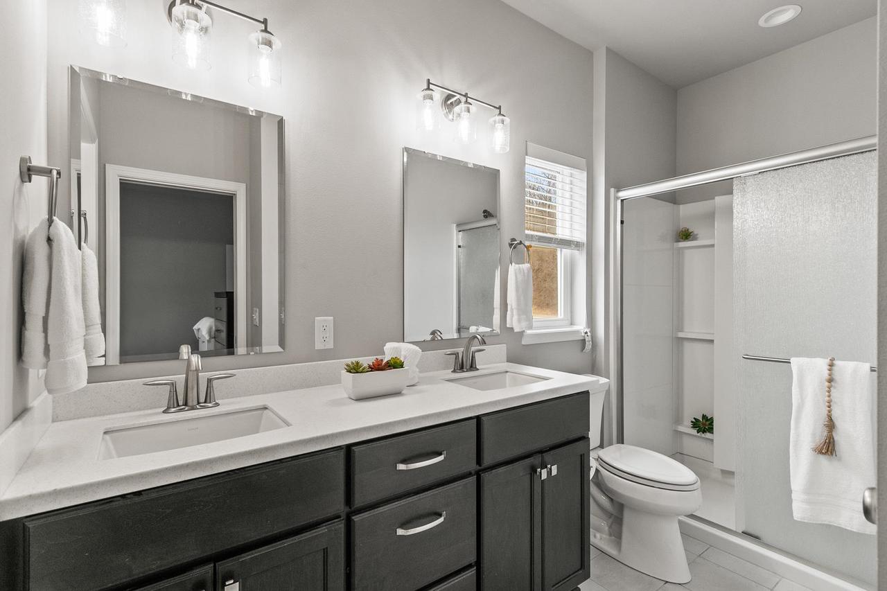 3707 North Hill Point Road