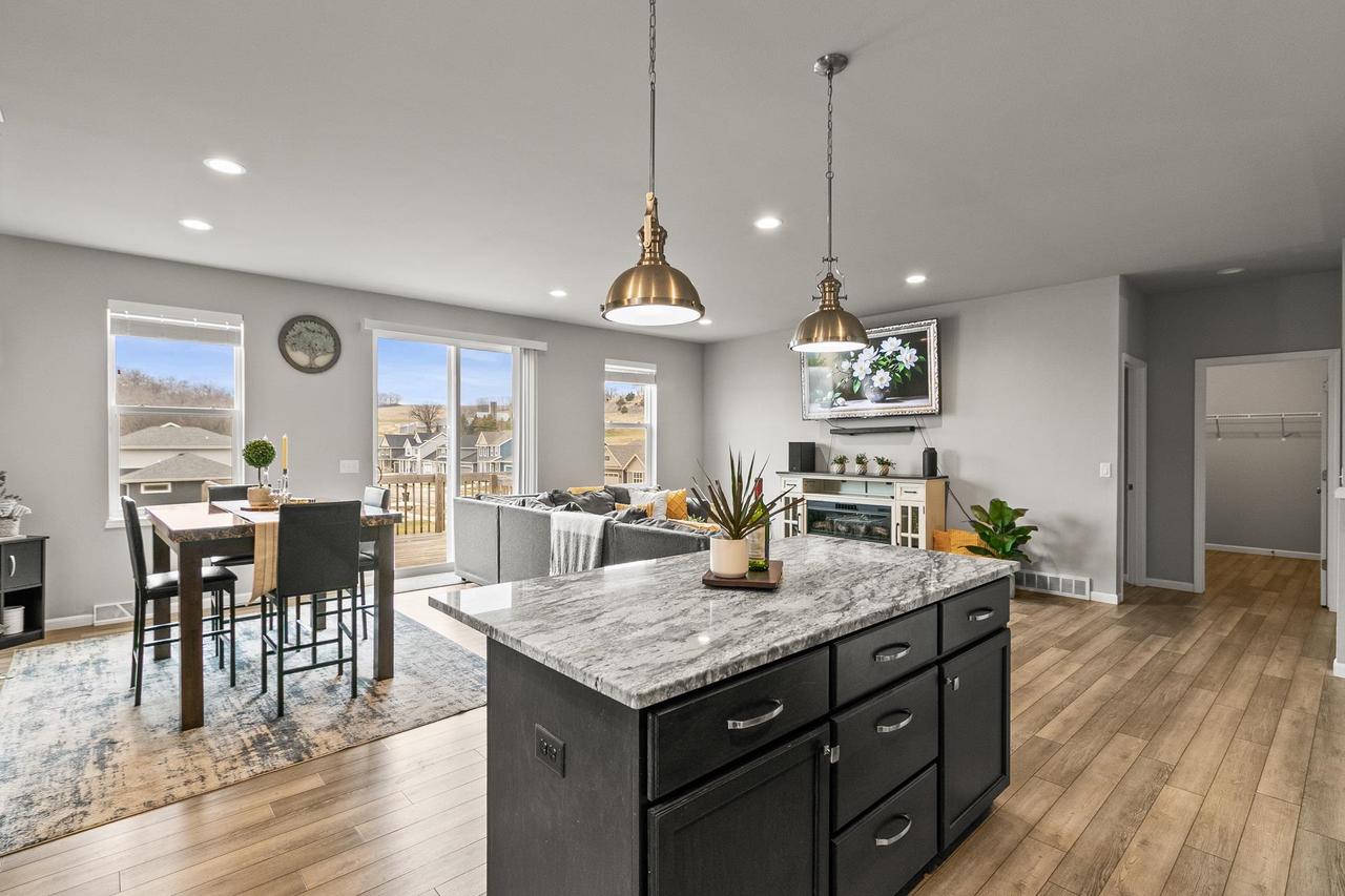 3707 North Hill Point Road