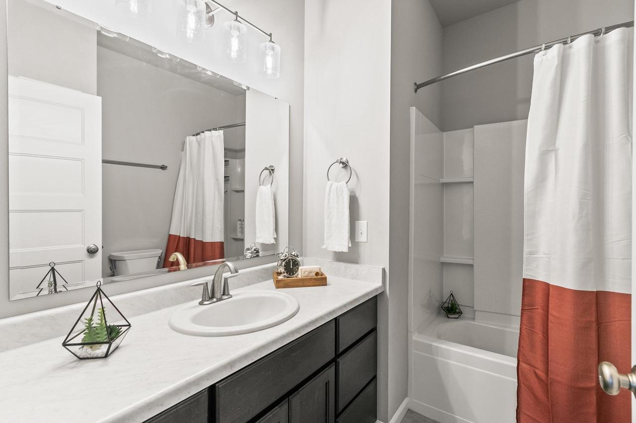 3707 North Hill Point Road