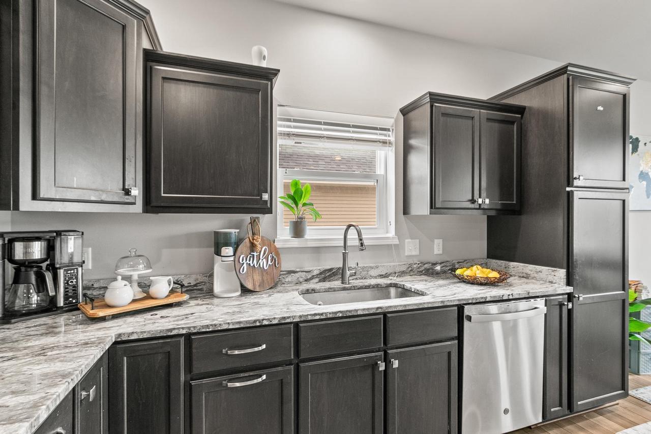 3707 North Hill Point Road