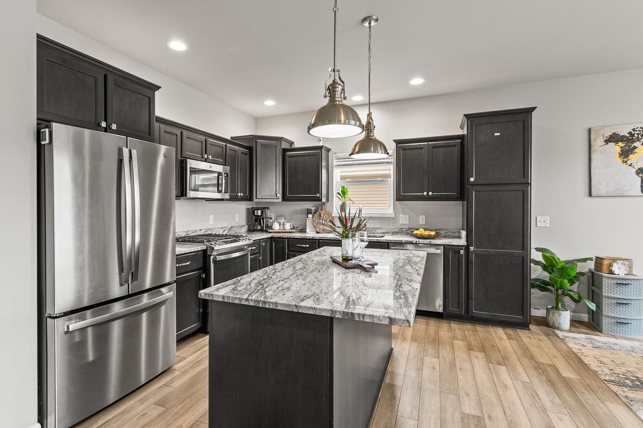 3707 North Hill Point Road