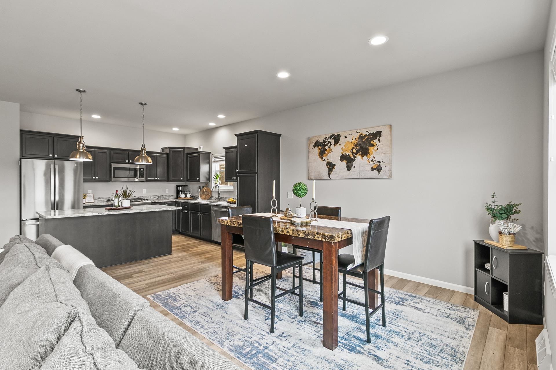 3707 N Hill Point Road