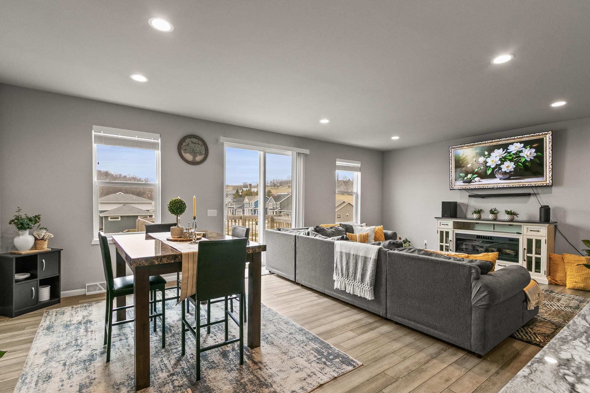 3707 N Hill Point Road