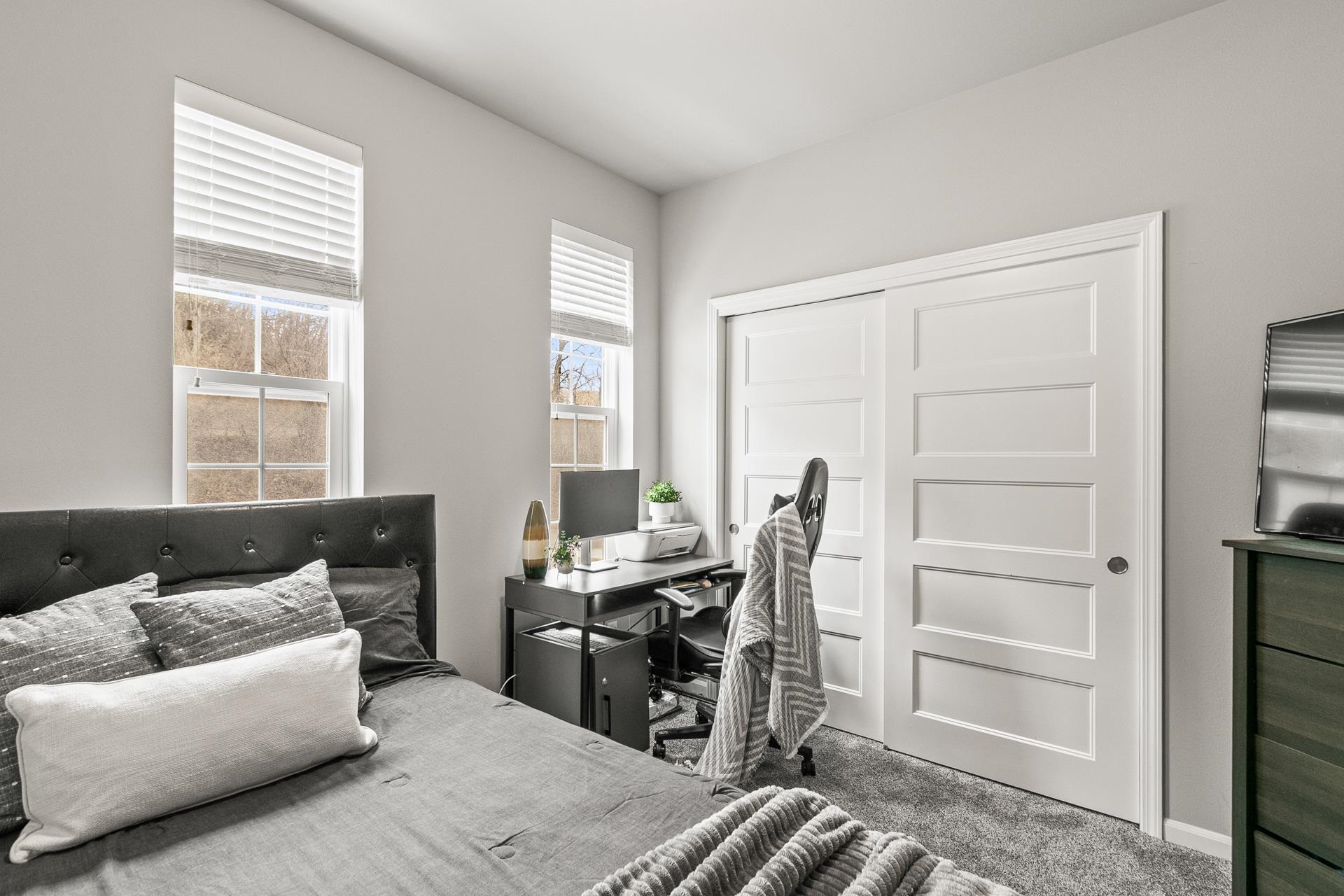 3707 N Hill Point Road