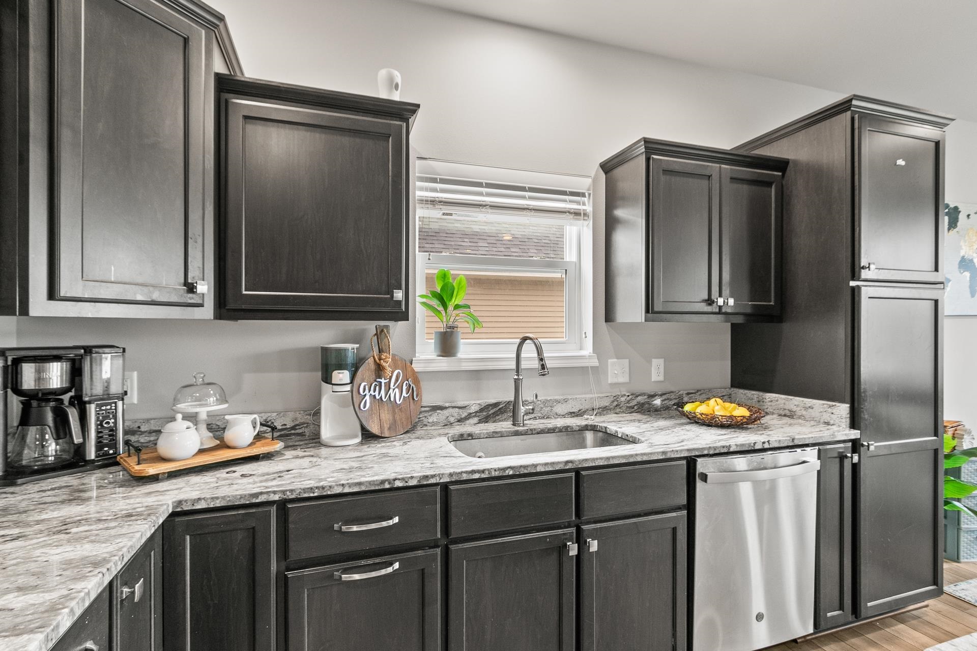 3707 N Hill Point Road