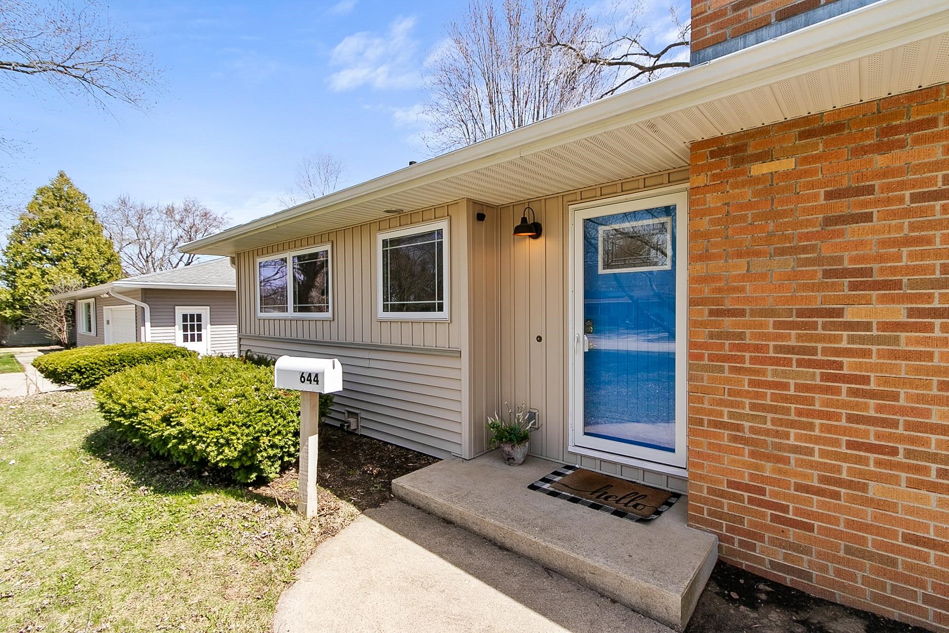 644 Farwell Drive