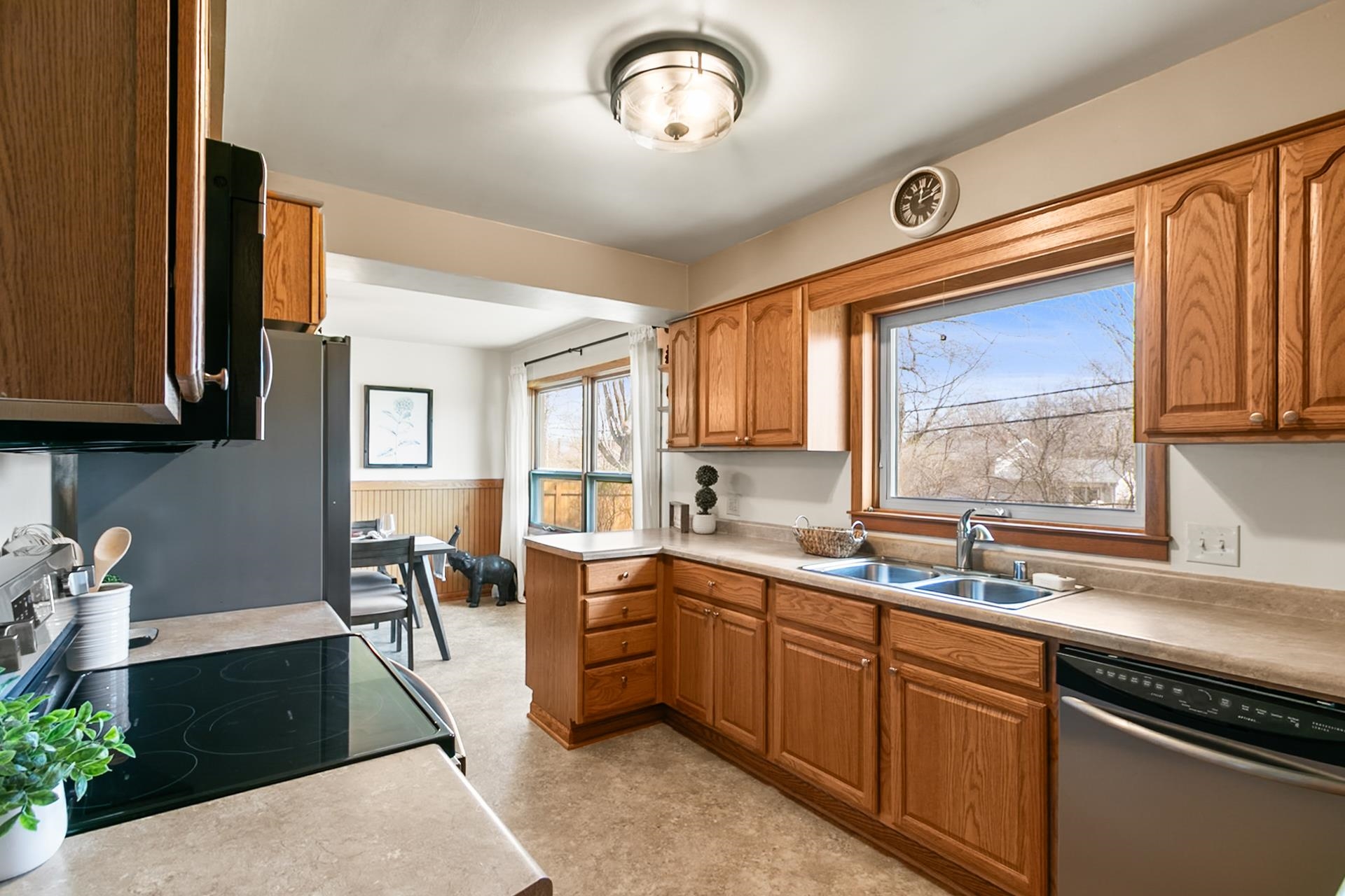 644 Farwell Drive