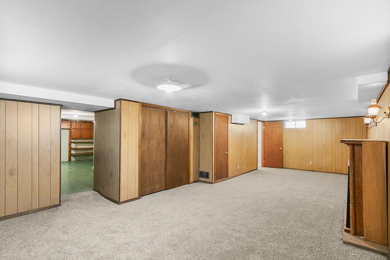 736 Eisenhower Avenue