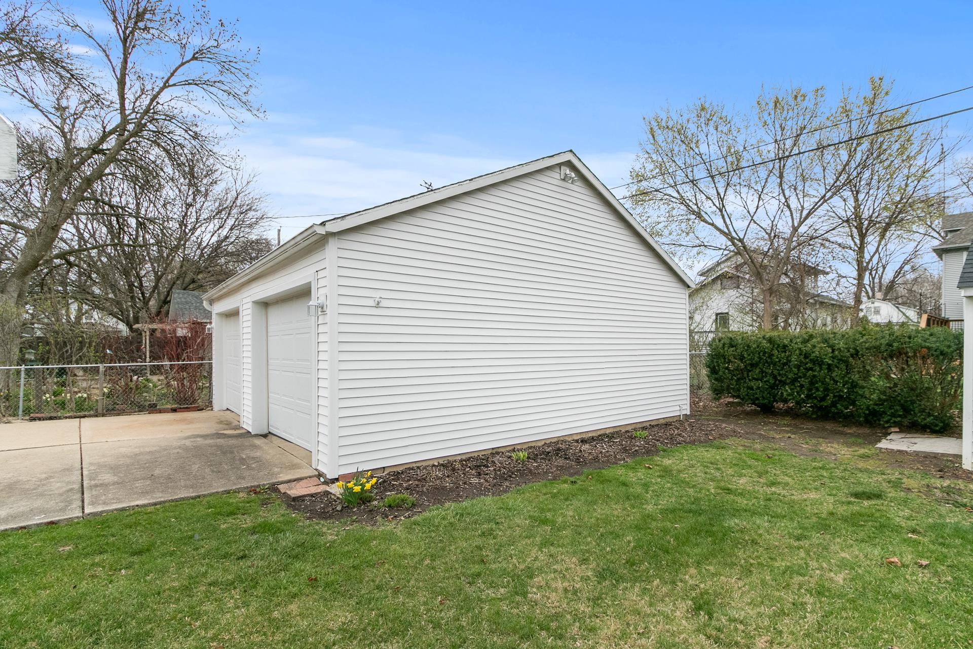 736 Eisenhower Avenue