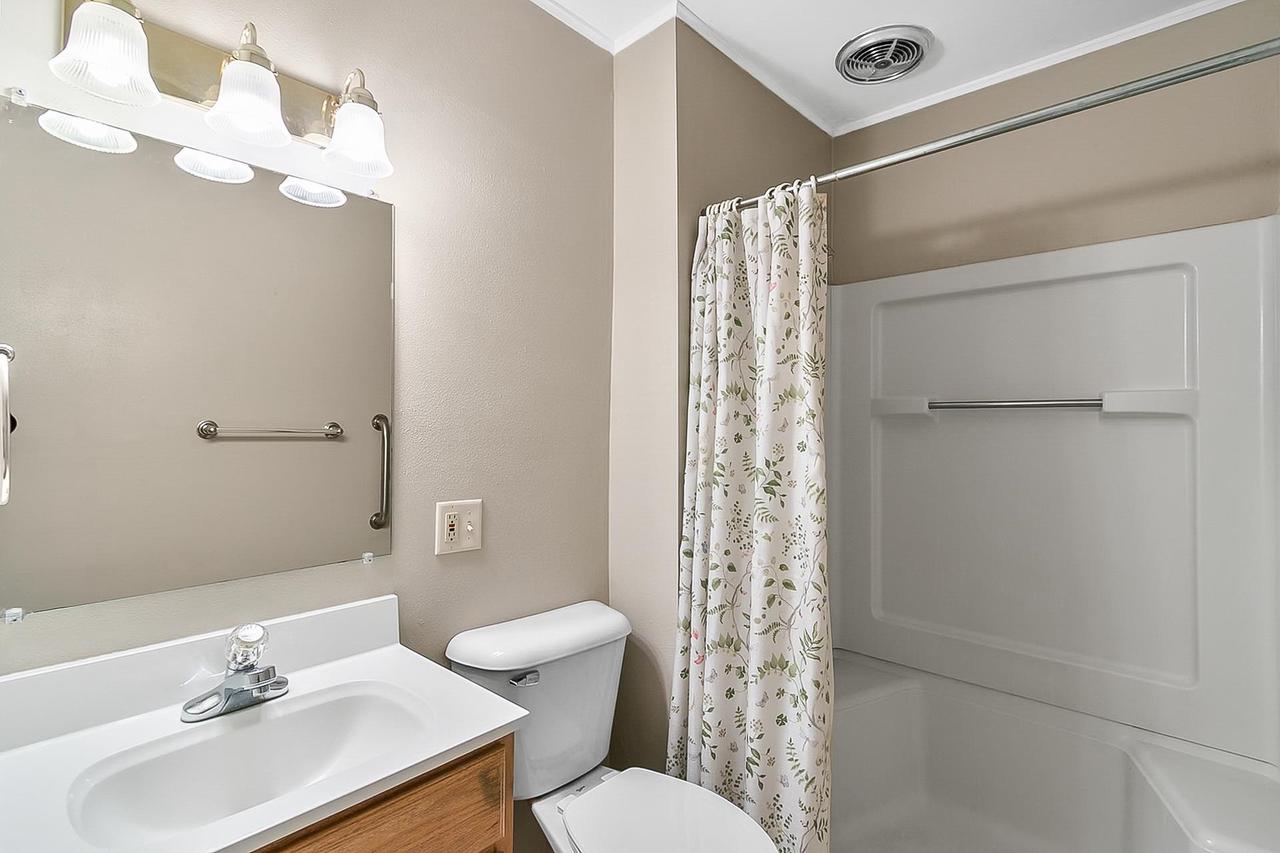 736 Eisenhower Avenue