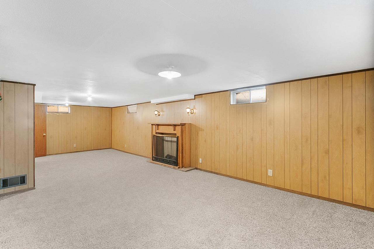 736 Eisenhower Avenue