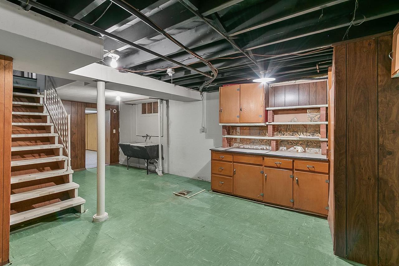 736 Eisenhower Avenue