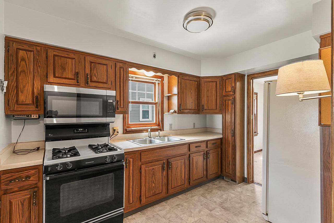 736 Eisenhower Avenue