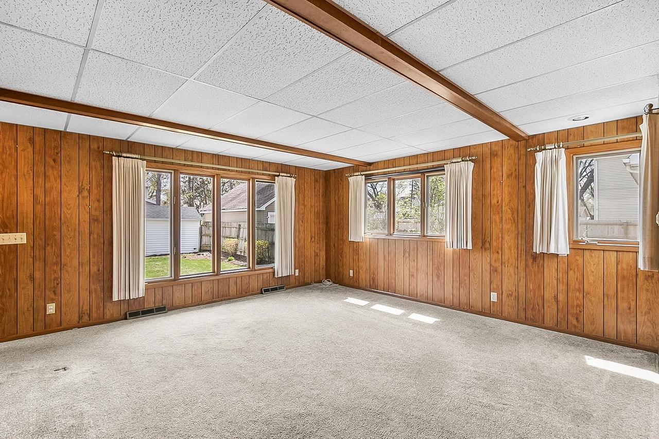 736 Eisenhower Avenue