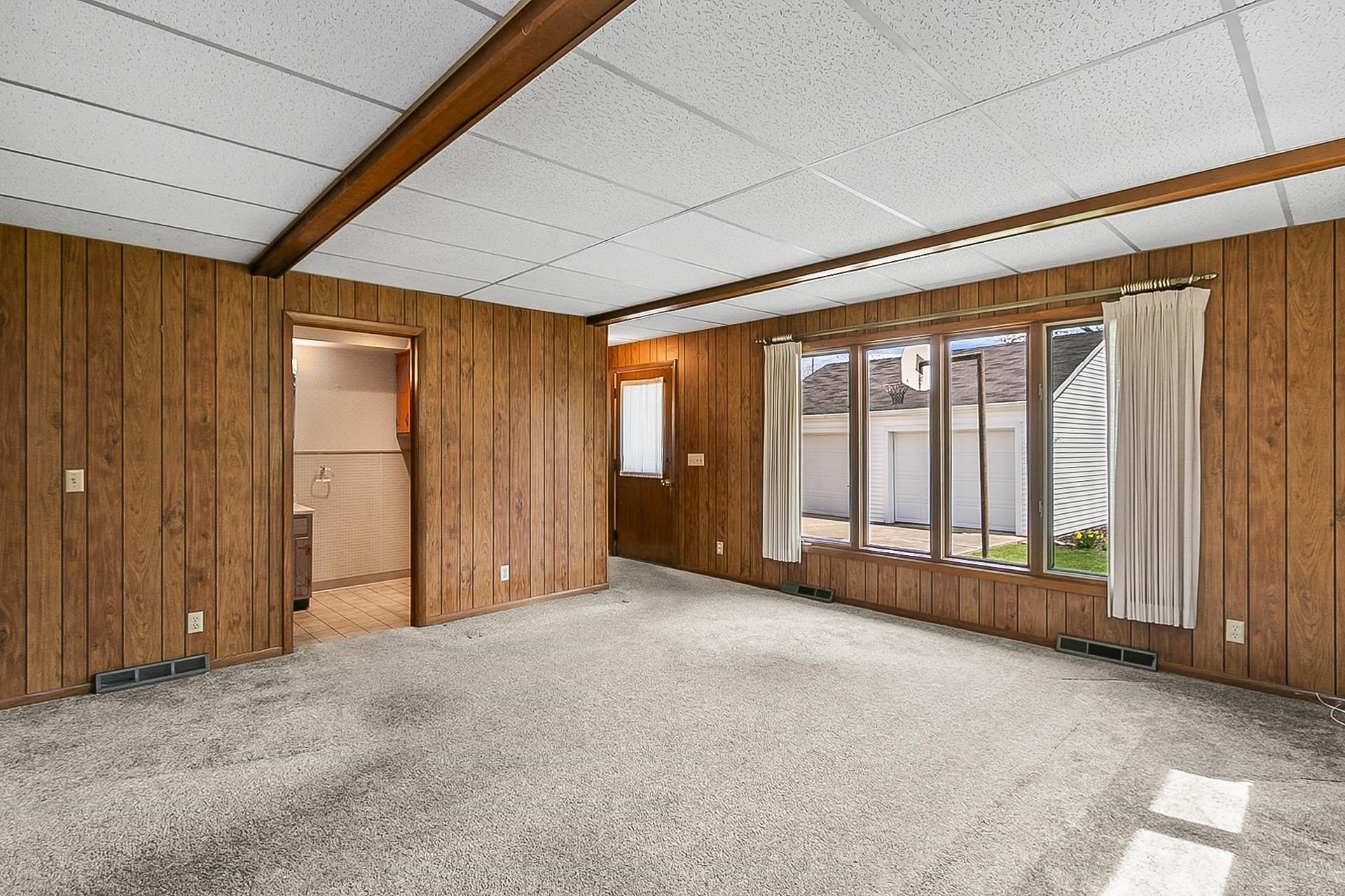 736 Eisenhower Avenue