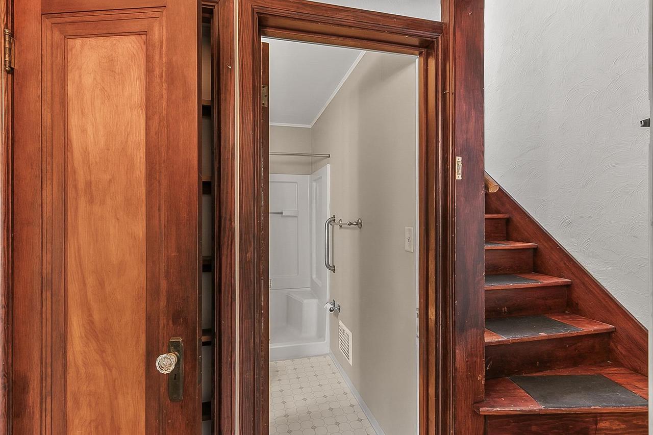 736 Eisenhower Avenue