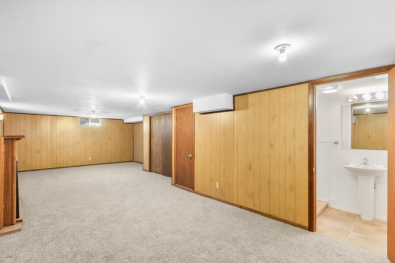 736 Eisenhower Avenue