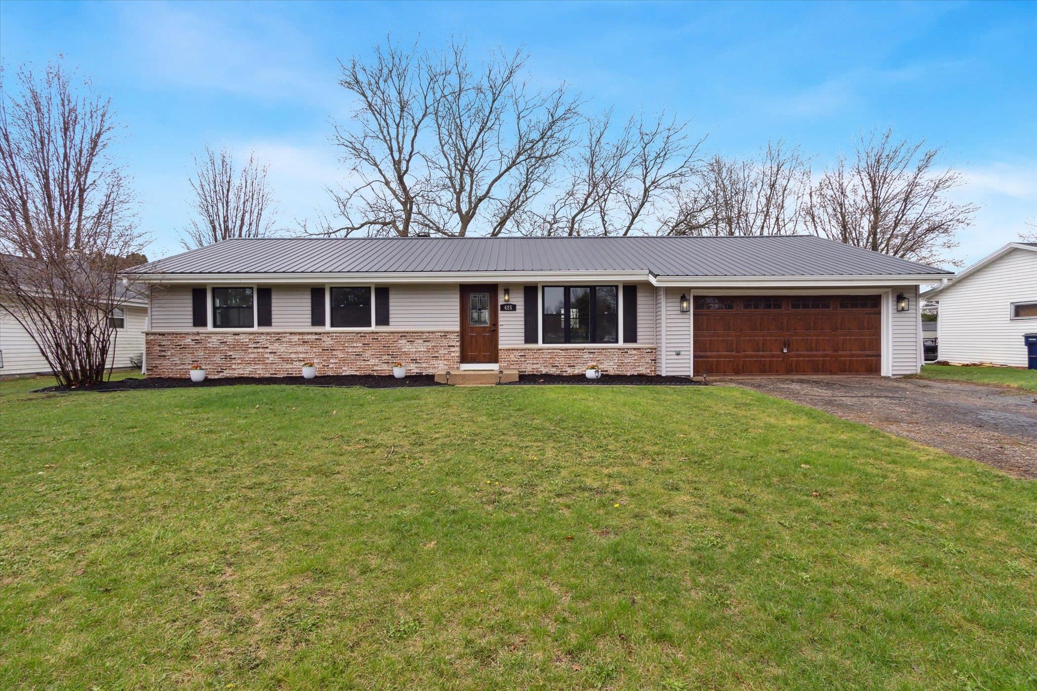 425 N Wuthering Hills Drive