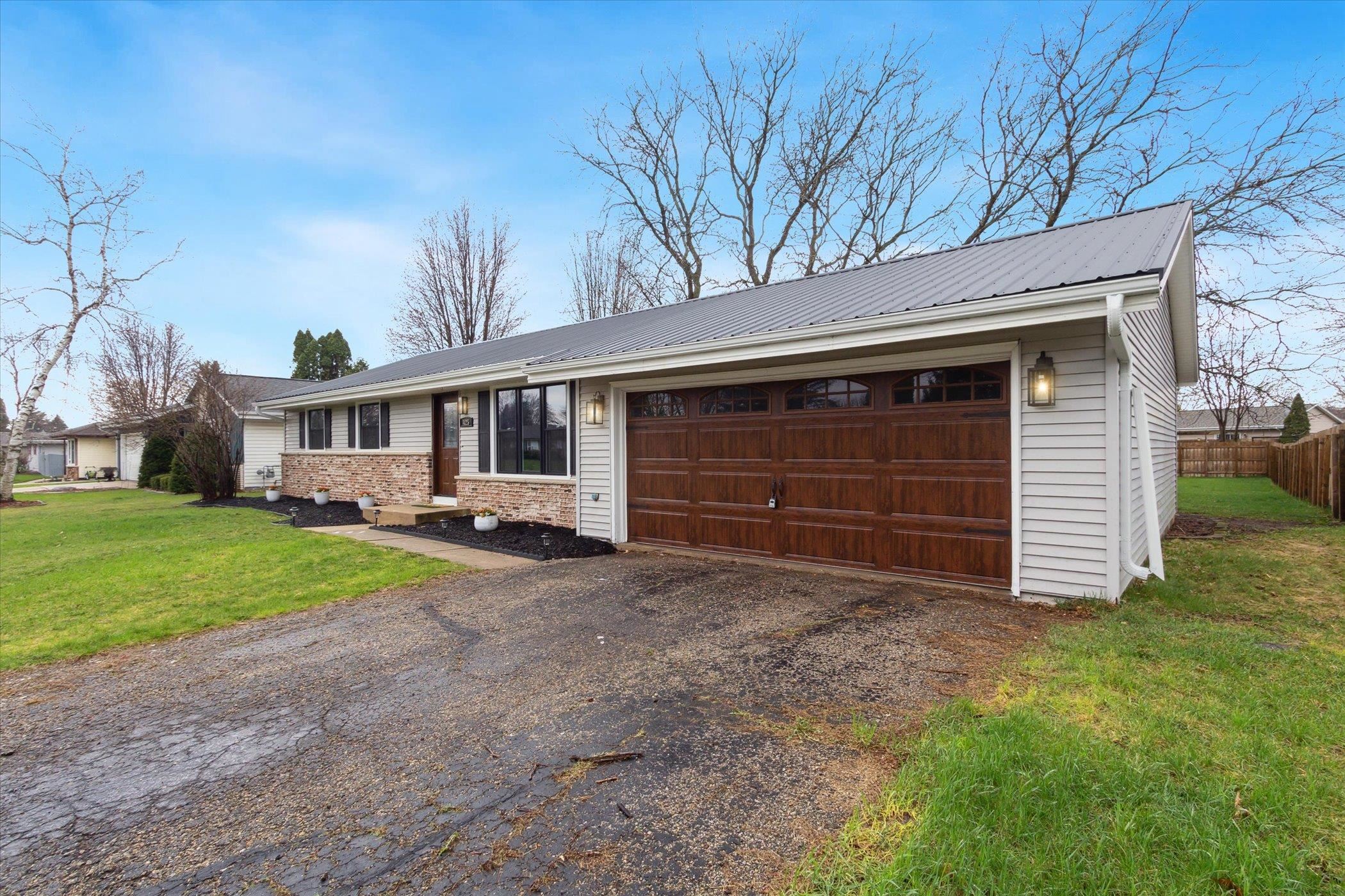 425 N Wuthering Hills Drive