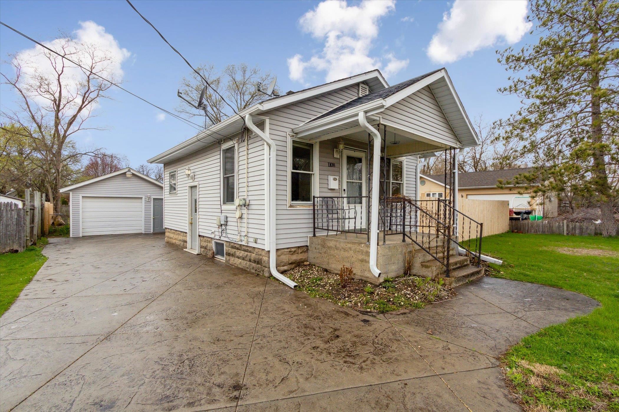 1108 Bouchard Avenue
