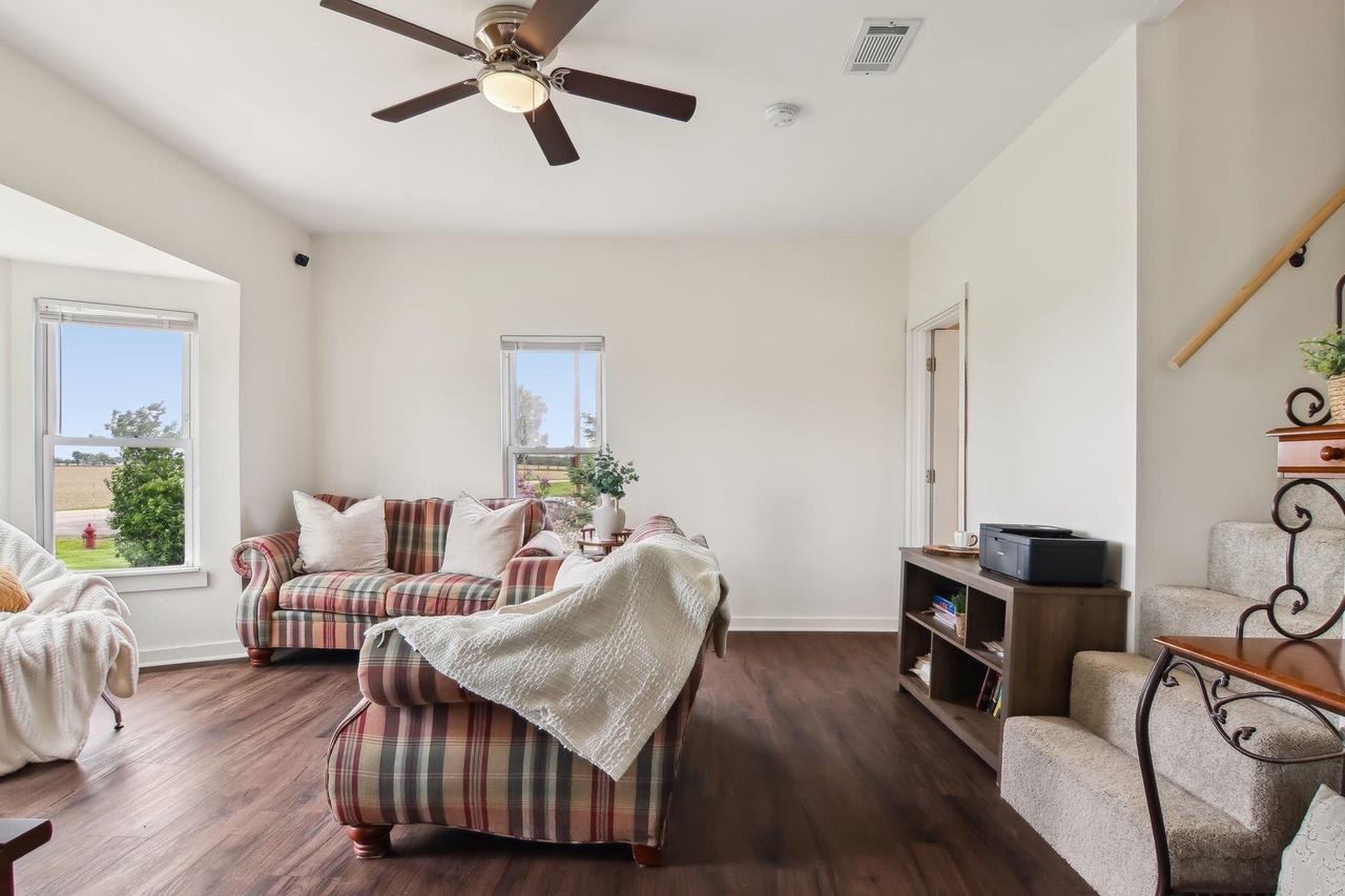 140 West State Line Road