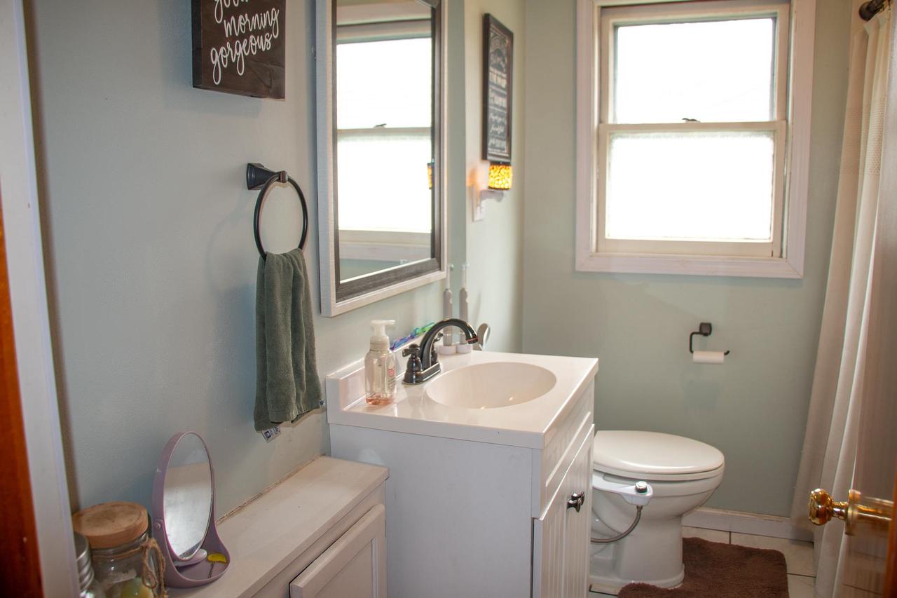 1910 West Memorial Drive