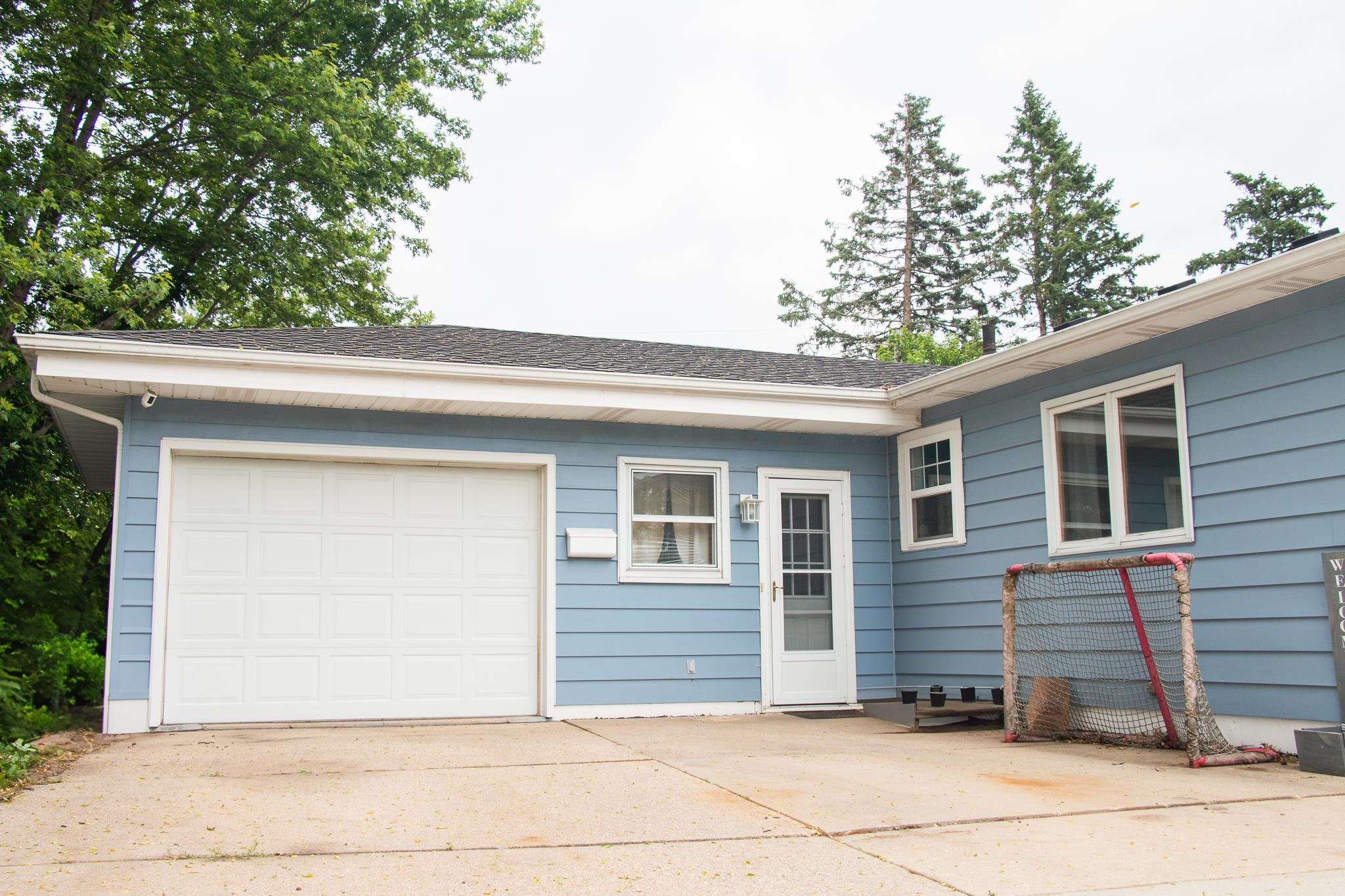 1910 W Memorial Drive