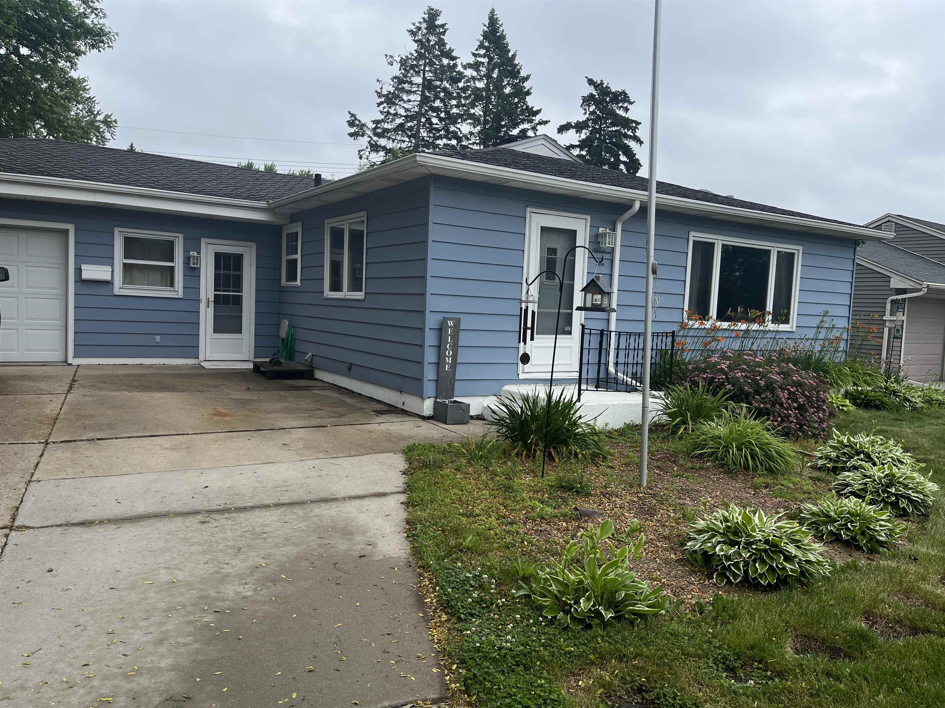 1910 W Memorial Drive