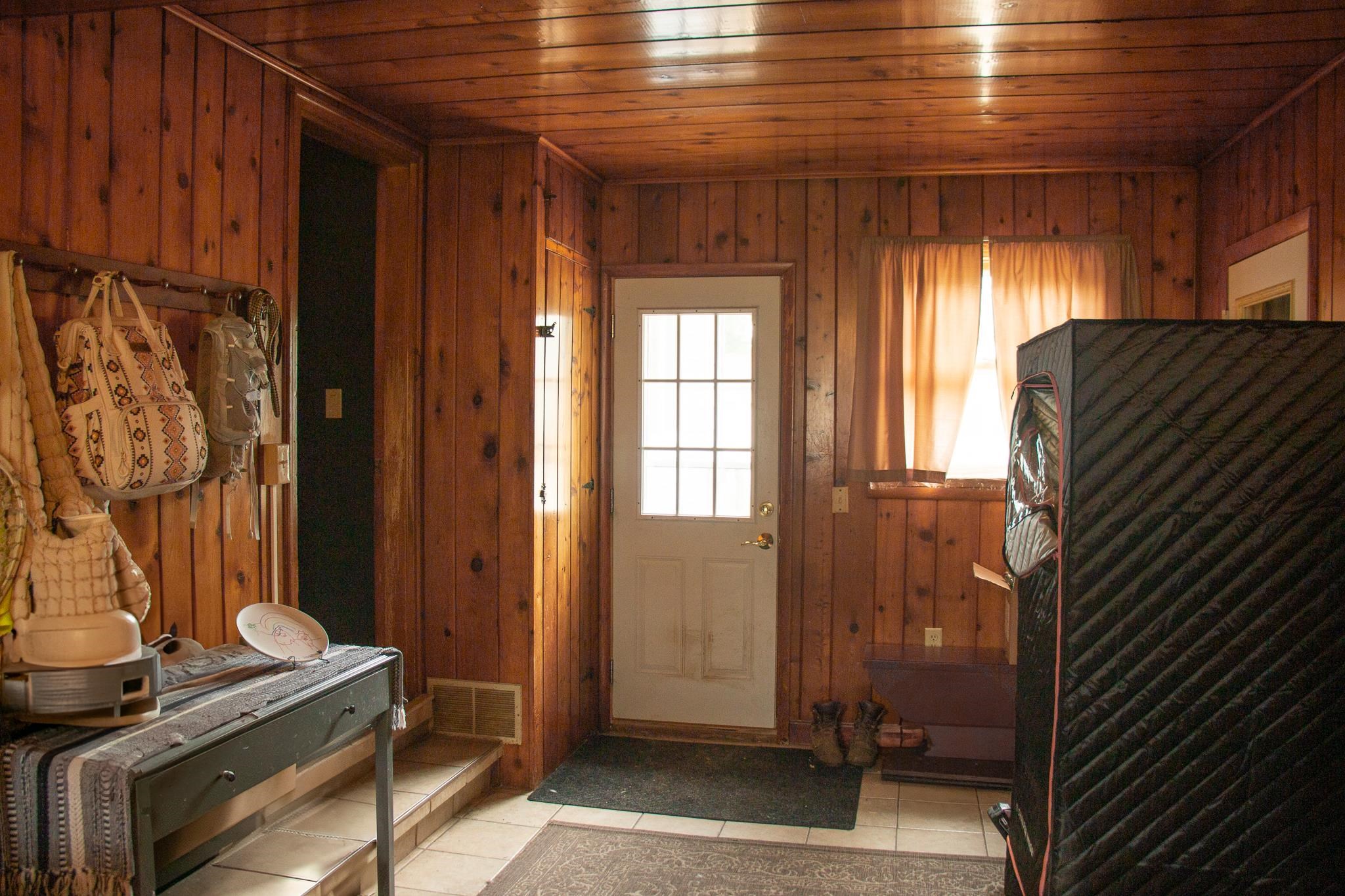 1910 W Memorial Drive