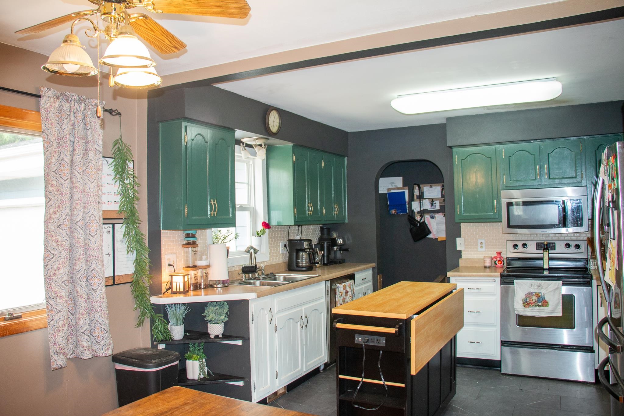 1910 W Memorial Drive