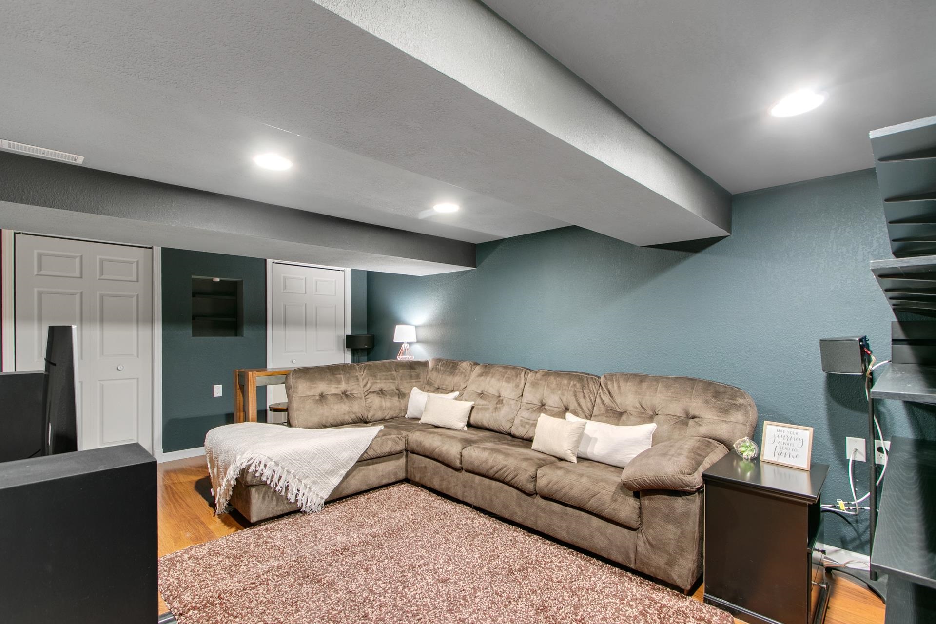 1812 W Rugby Road