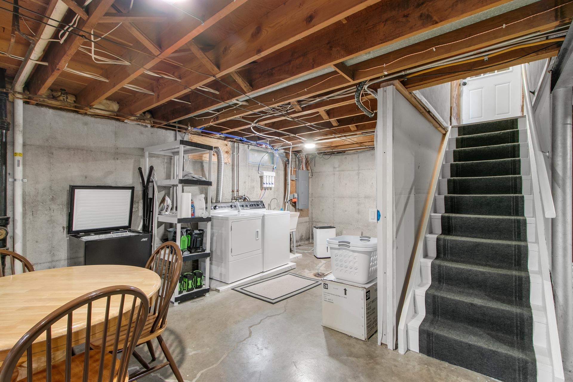 1812 W Rugby Road