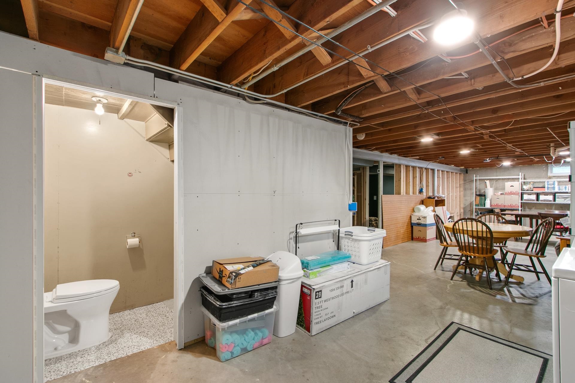 1812 W Rugby Road