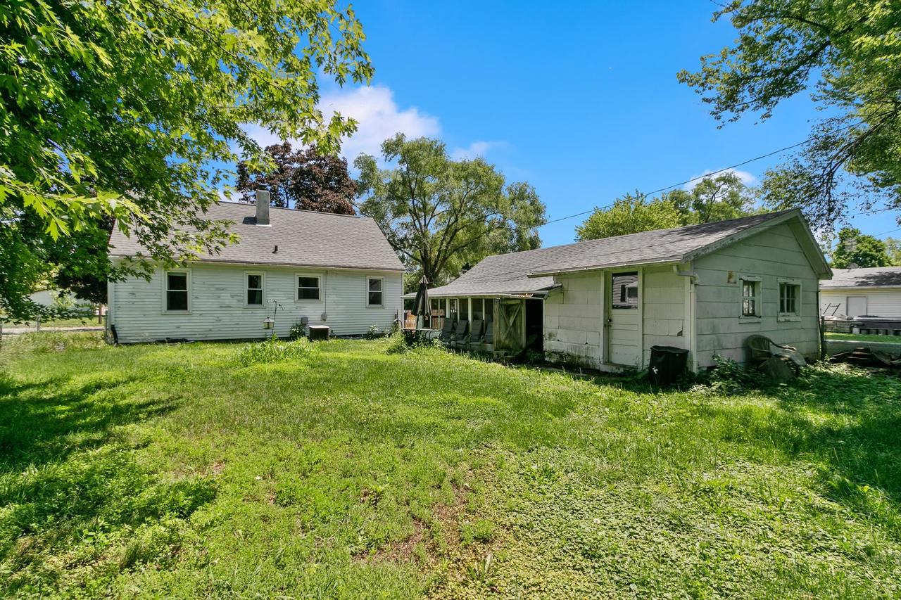 803 North Oakhill Avenue