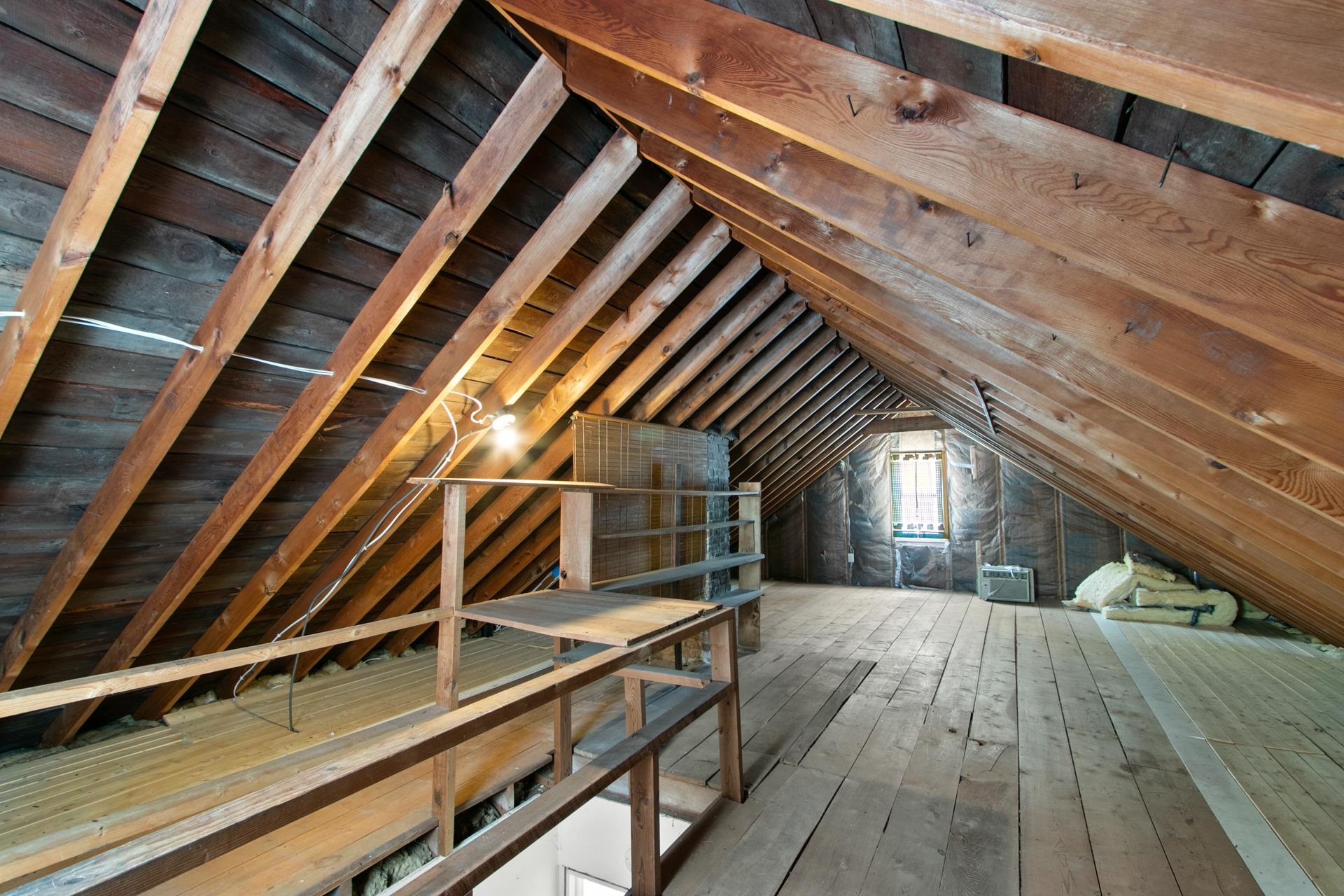 803 N Oakhill Avenue