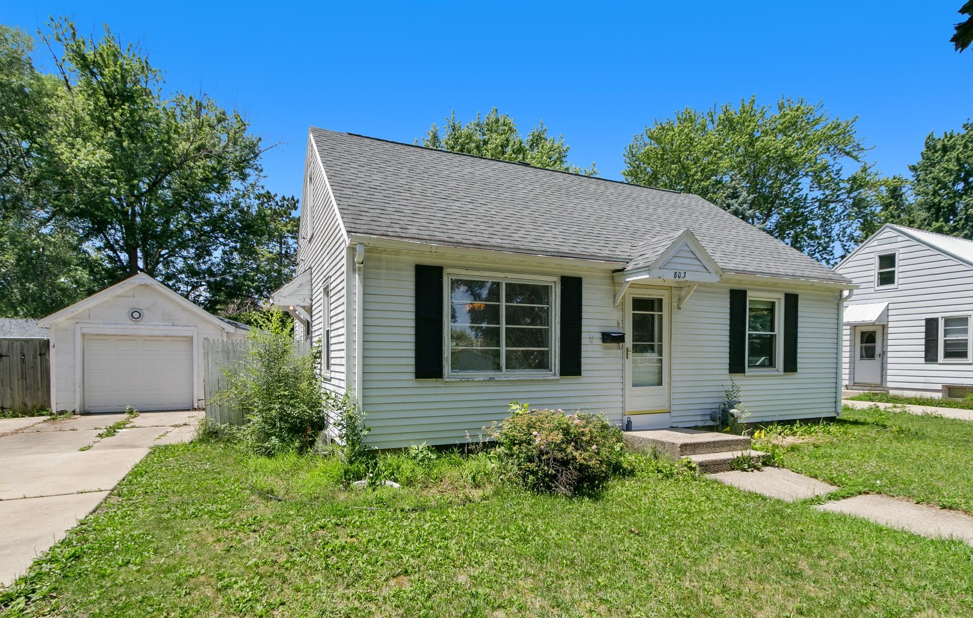 803 N Oakhill Avenue