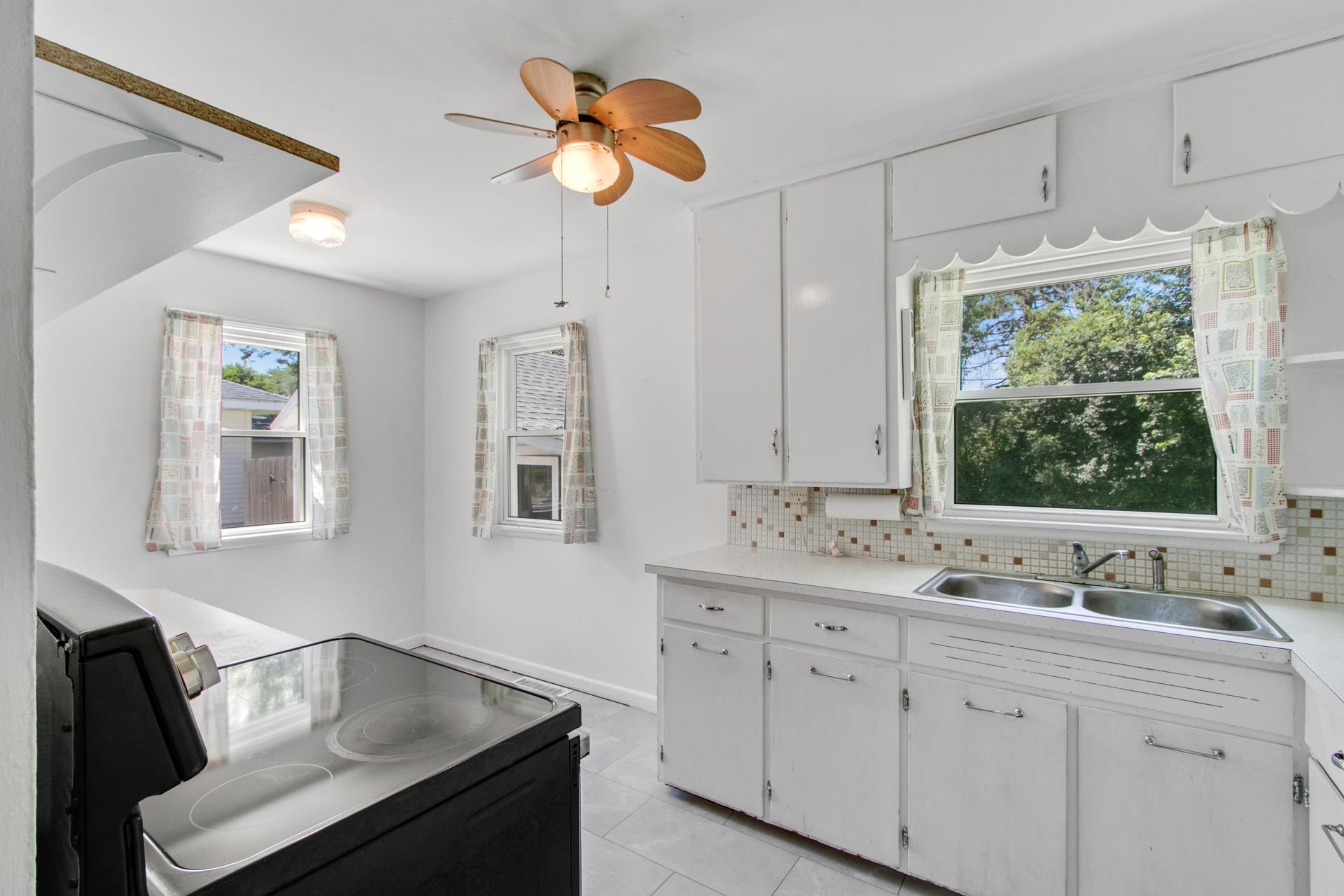 803 N Oakhill Avenue