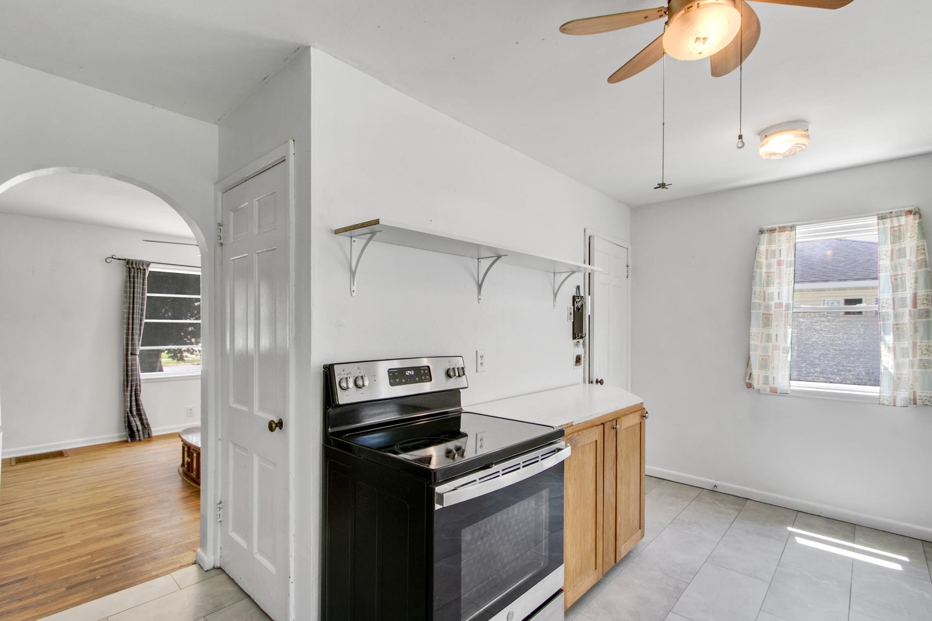 803 N Oakhill Avenue