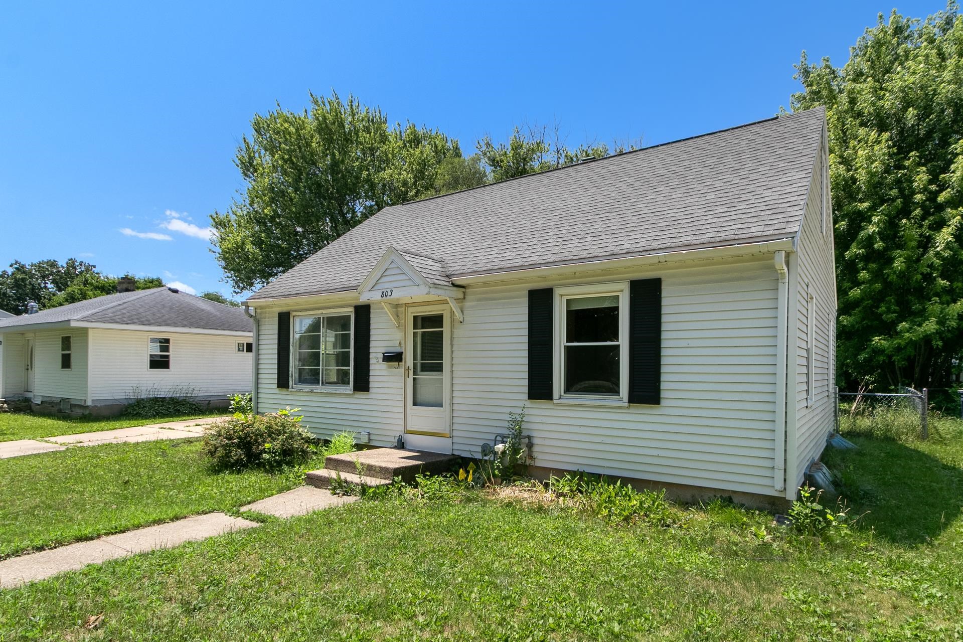 803 N Oakhill Avenue