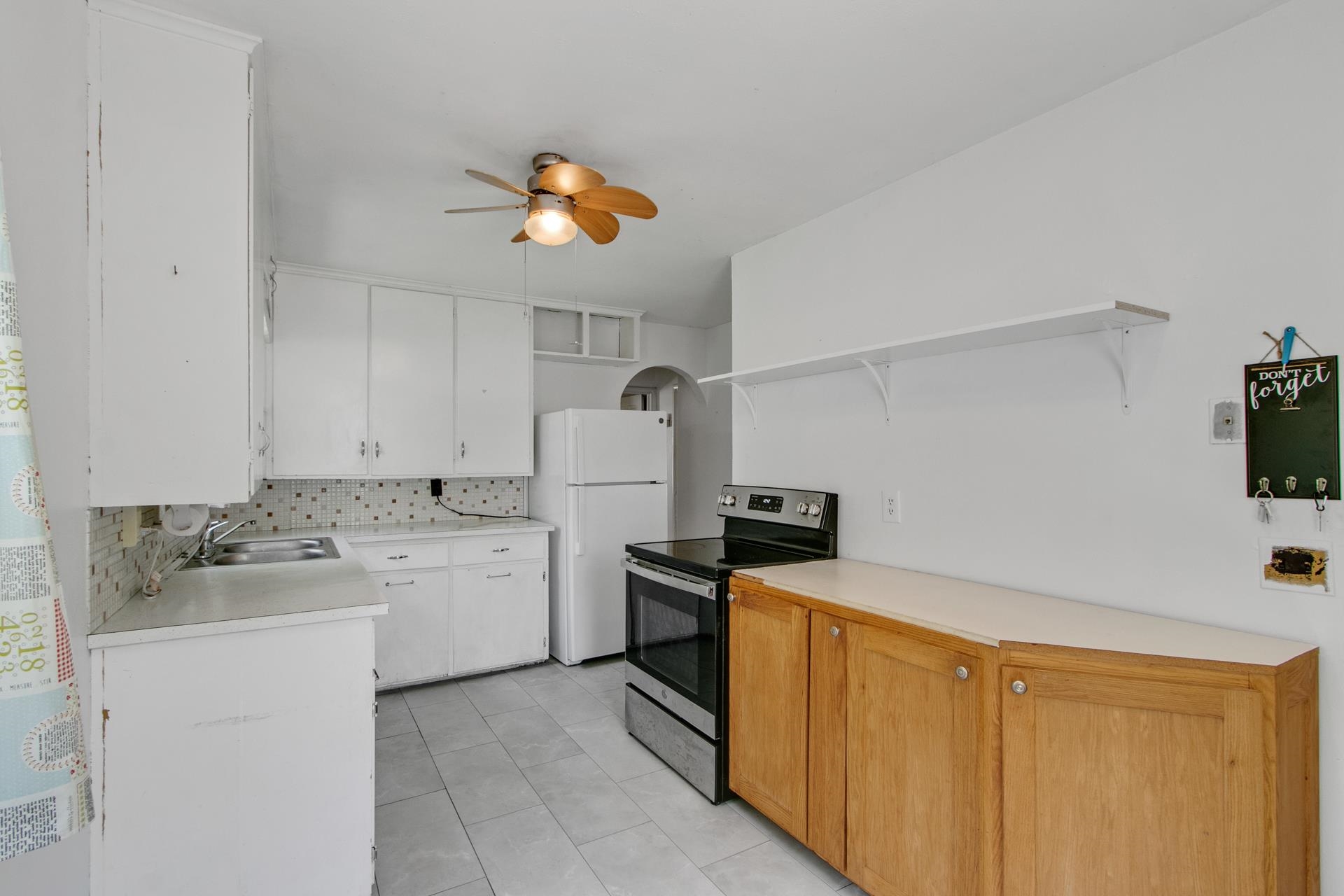 803 N Oakhill Avenue