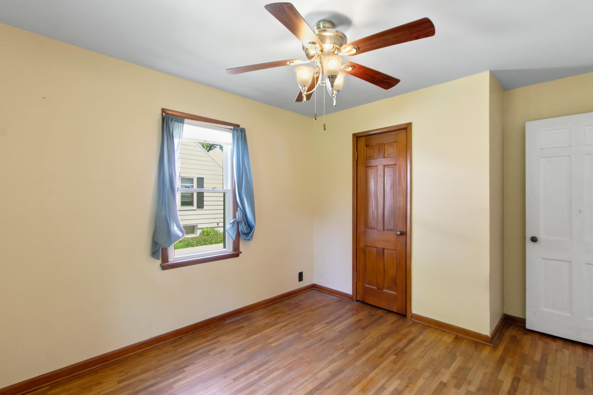 803 N Oakhill Avenue