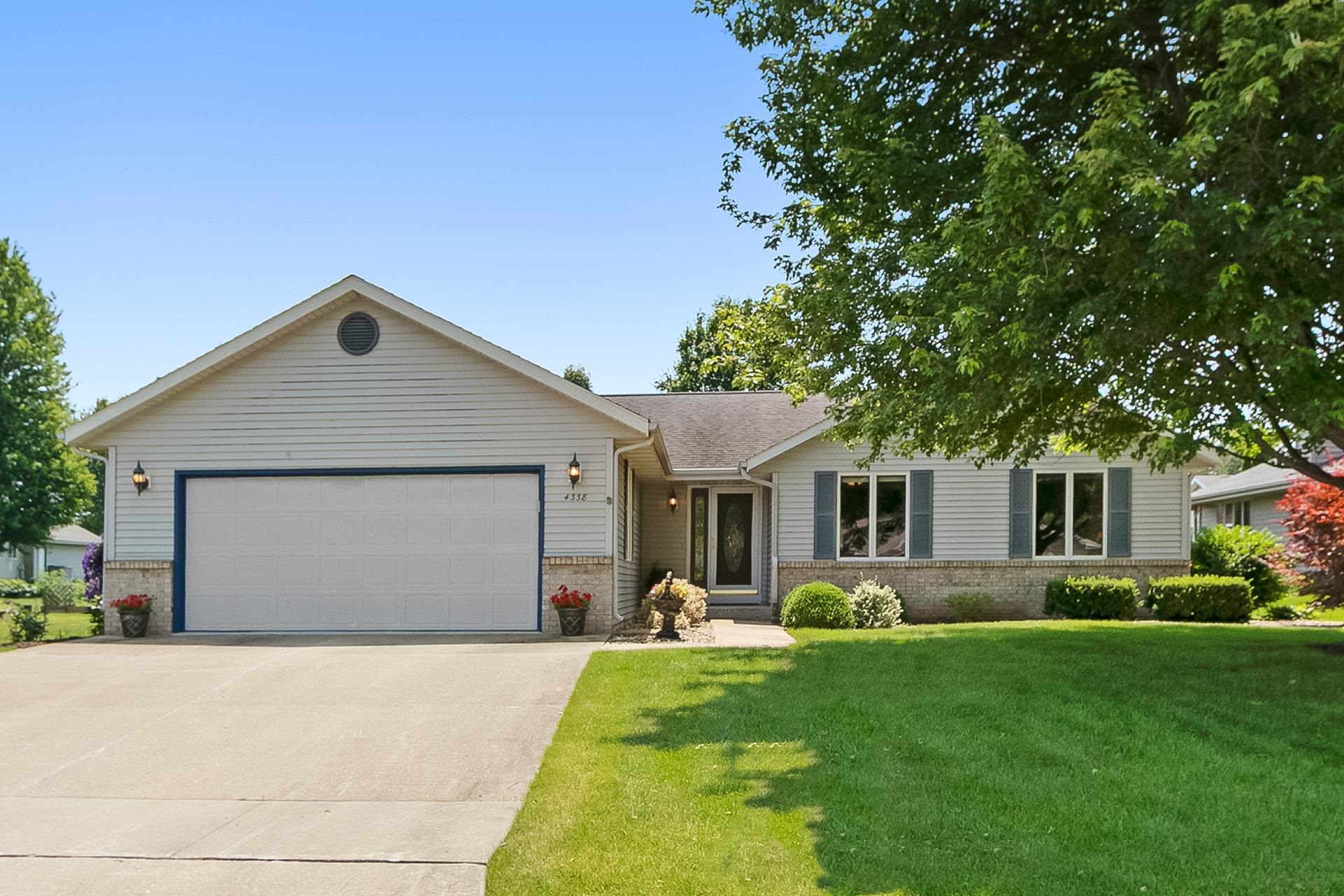 4338 E Fieldcrest Drive