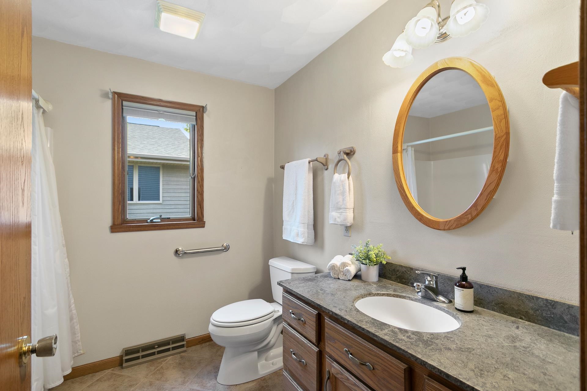 4338 E Fieldcrest Drive