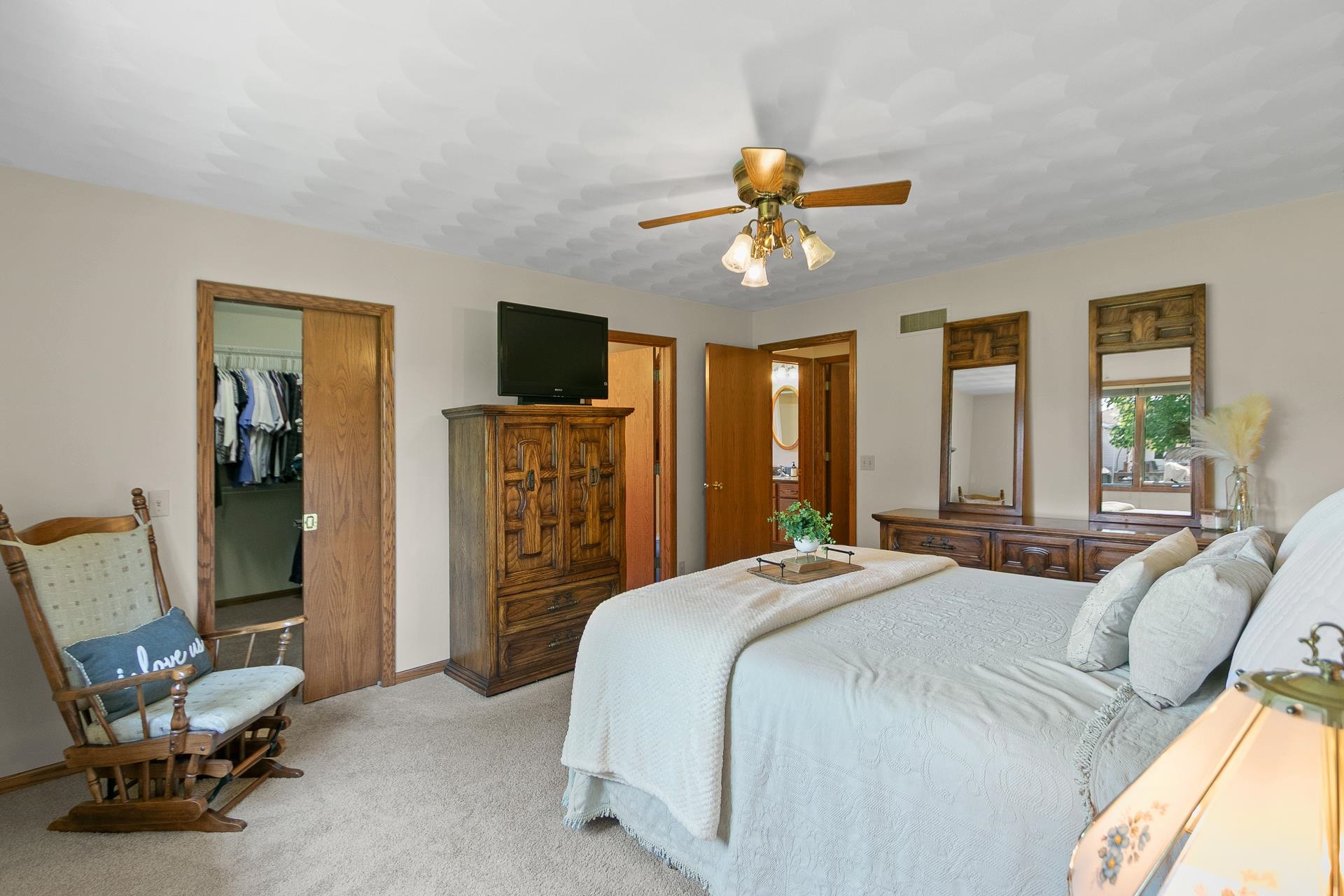 4338 E Fieldcrest Drive