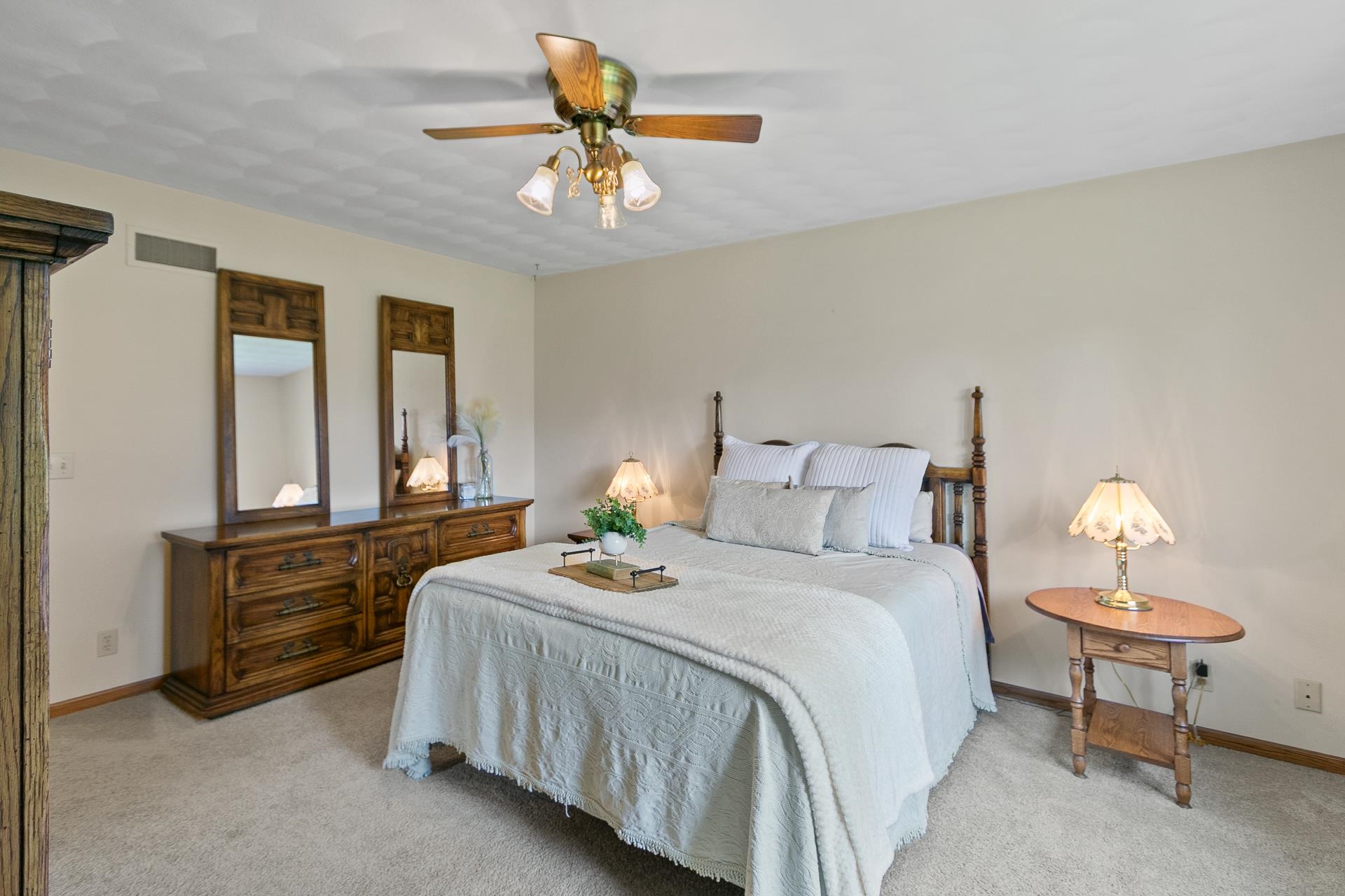 4338 E Fieldcrest Drive