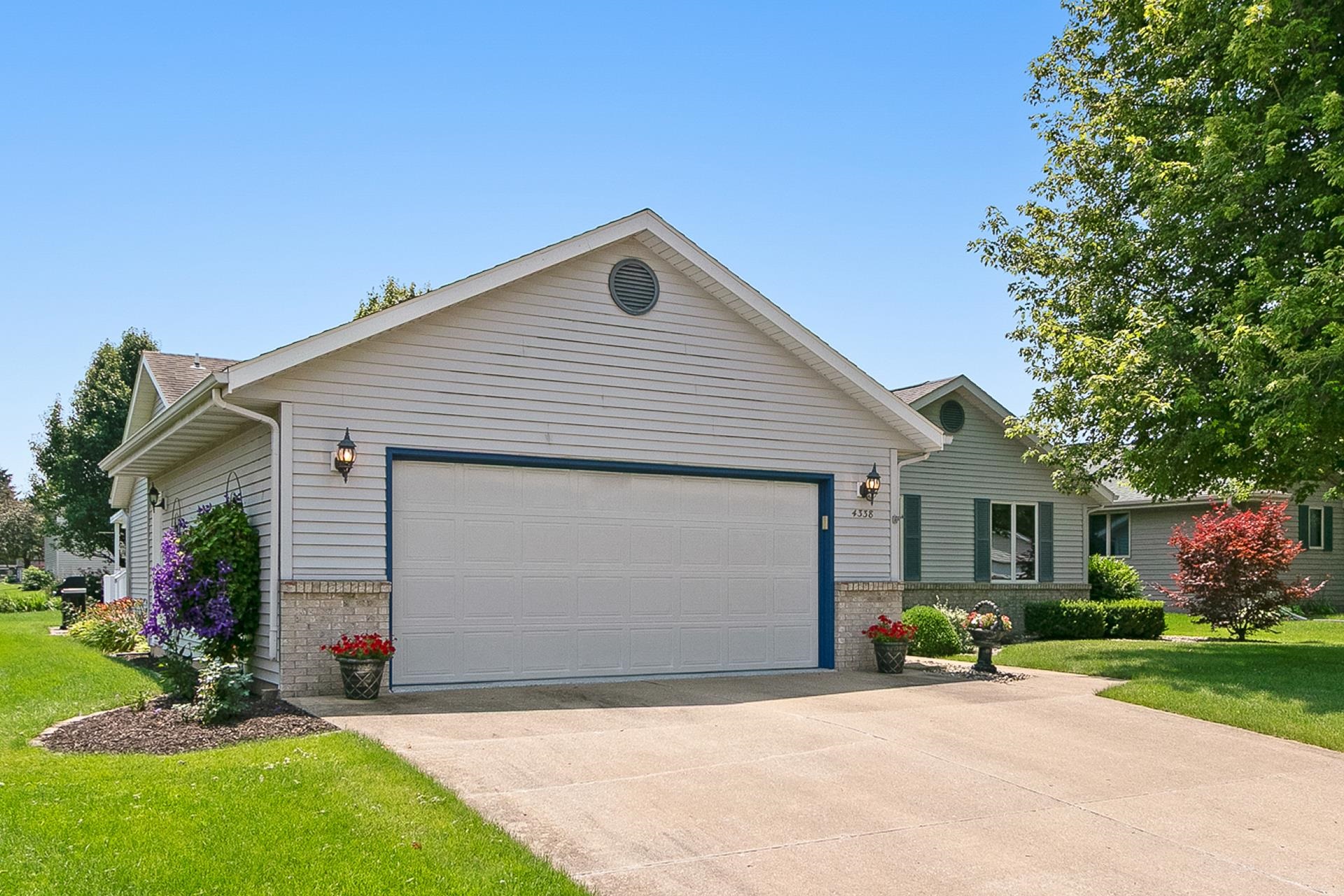 4338 E Fieldcrest Drive